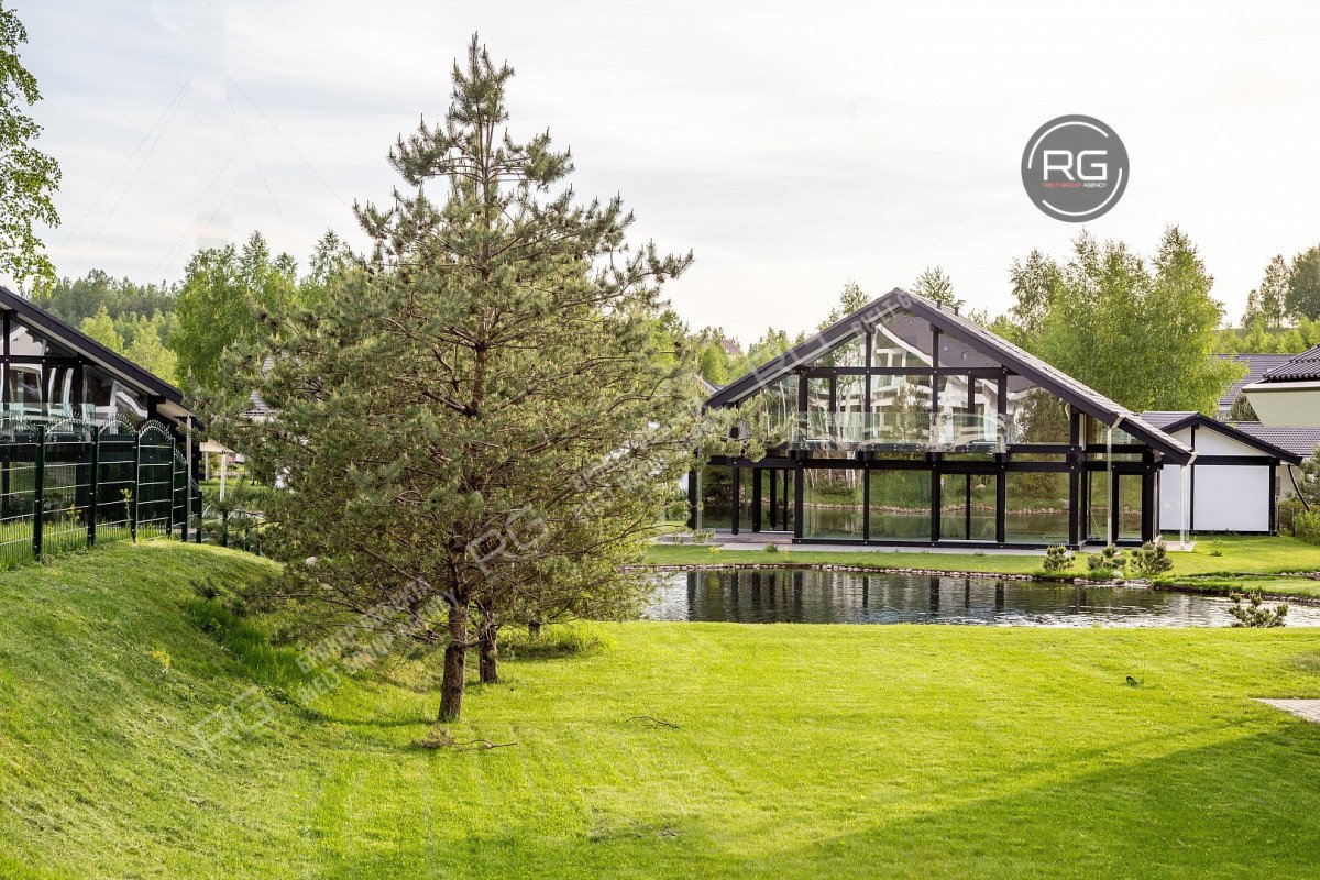 Фото 1, 4-к коттедж, 352 м², Ленинградская область, Всеволожский район, Березовое днп, Вязовая ул., д.21