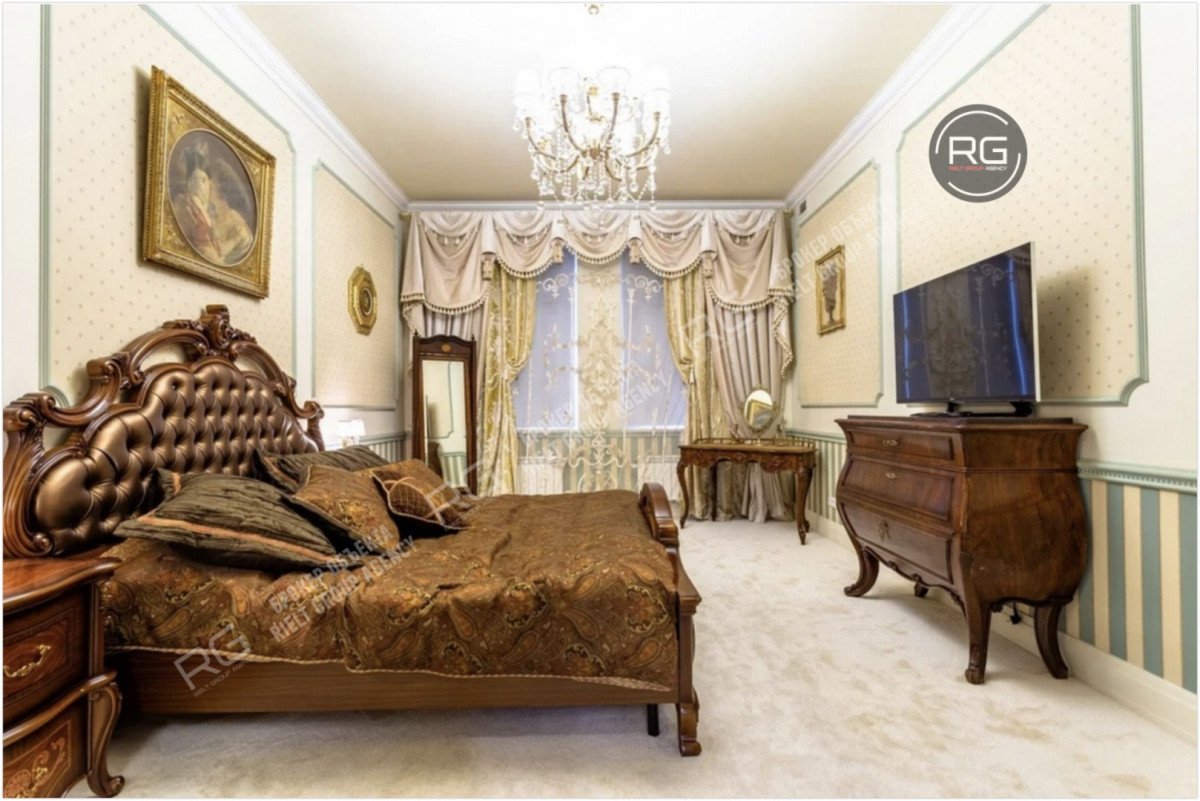 Фото 1, 5-к квартира, 223,1 м², Санкт-Петербург, Адмиралтейский район, Римского-Корсакова пр-кт., д.93