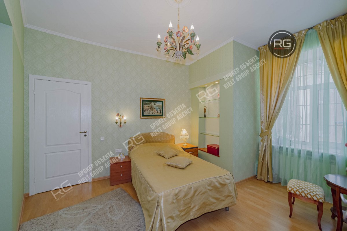 Фото 1, 7 окон на Фонтанку!, 176,2 м², Санкт-Петербург, Адмиралтейский район, Реки Фонтанки наб., д.181