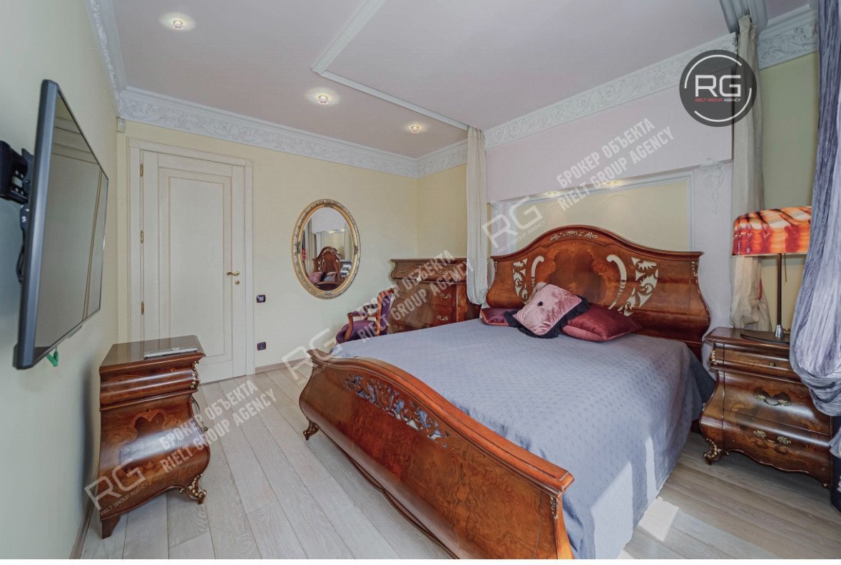 Фото 1, Аренда 3-к квартиры у метро, 94 м², Санкт-Петербург, Василеостровский район, Беринга ул., д.27, к.1