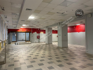 Миниатюра 2, Аренда у метро, высокий трафик!, 370 м², Санкт-Петербург, Василеостровский район, Средний В.О. пр-кт., д.36/40