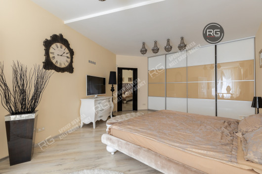 Дизайнерская квартира в центре, 102 м², Санкт-Петербург, Центральный район, Владимирский пр-кт., д.15