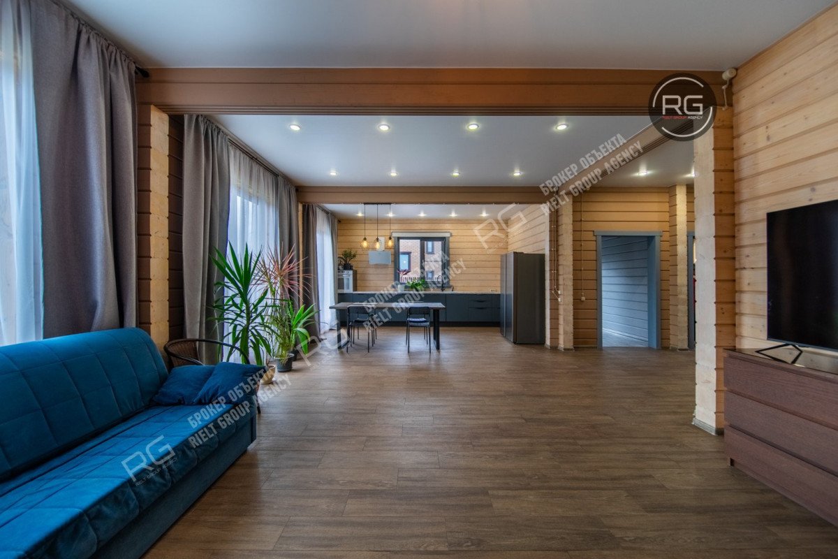 Фото 1, Дом на Новогодние праздники!, 193 м², Ленинградская область, Всеволожский район, Всеволожск г., Владимирская ул., д.26