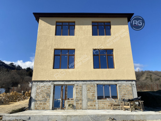 Дом под отделку, 268 м², Крым Республика, Алушта г., Кипарисное с., Карасановская ул., д.10