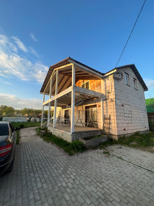 Дом с террасой в Гатчине, 168 м², Ленинградская область, Гатчинский район, Гатчина г., Нади Федоровой ул., д.23а