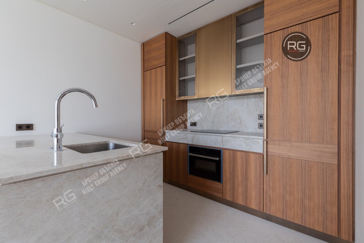 Фото 1, Квартира 58м2 в DeLux ЖК, 58 м², Санкт-Петербург, Петроградский район, Адмирала Лазарева наб., д.22