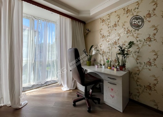 квартира с выходом в парк!, 70 м², Ленинградская область, Гатчинский район, Гатчина г., Чкалова ул., д.40