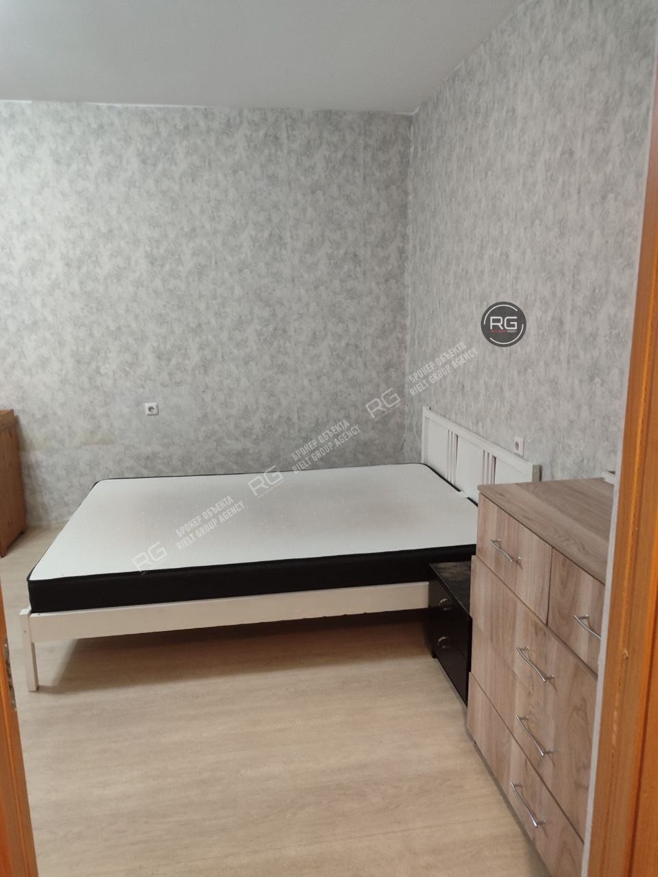   Квартира возле метро, 45 кв.м. 