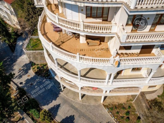 Новое коммерческое помещение в Ялте. Проект под, 600 м², Крым Республика, Ялта г., Ленина В.И. имени наб., д.22