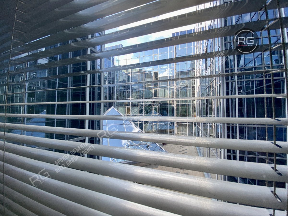 Фото 1, Офис 96 м2 с арендаторами, 96 м², Санкт-Петербург, Московский район, Конституции пл., д.7