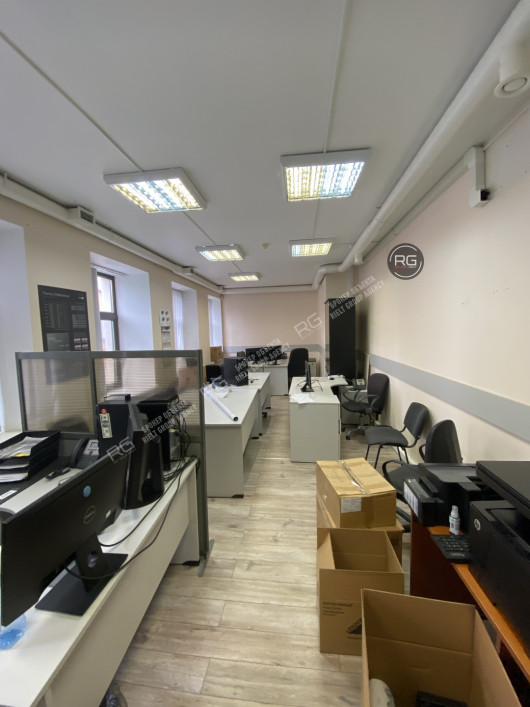 Помещение рядом с метро, 304 м², Санкт-Петербург, Петроградский район, Стрельнинская ул., д.12