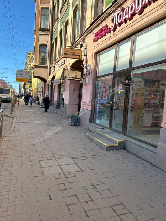 Помещение у м. "Василеостровская", 301 м², Санкт-Петербург, Василеостровский район, Средний В.О. пр-кт., д.35