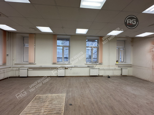 Помещение у метро, 133 м², Санкт-Петербург, Центральный район, Кирочная ул., д.28