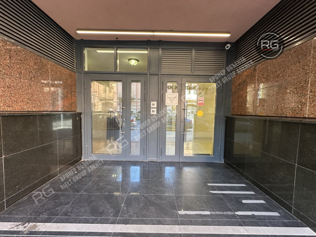 Миниатюра 2, Помещение в центре города, 459 м², Санкт-Петербург, Центральный район, 2-я Советская ул., д.4, литер Б