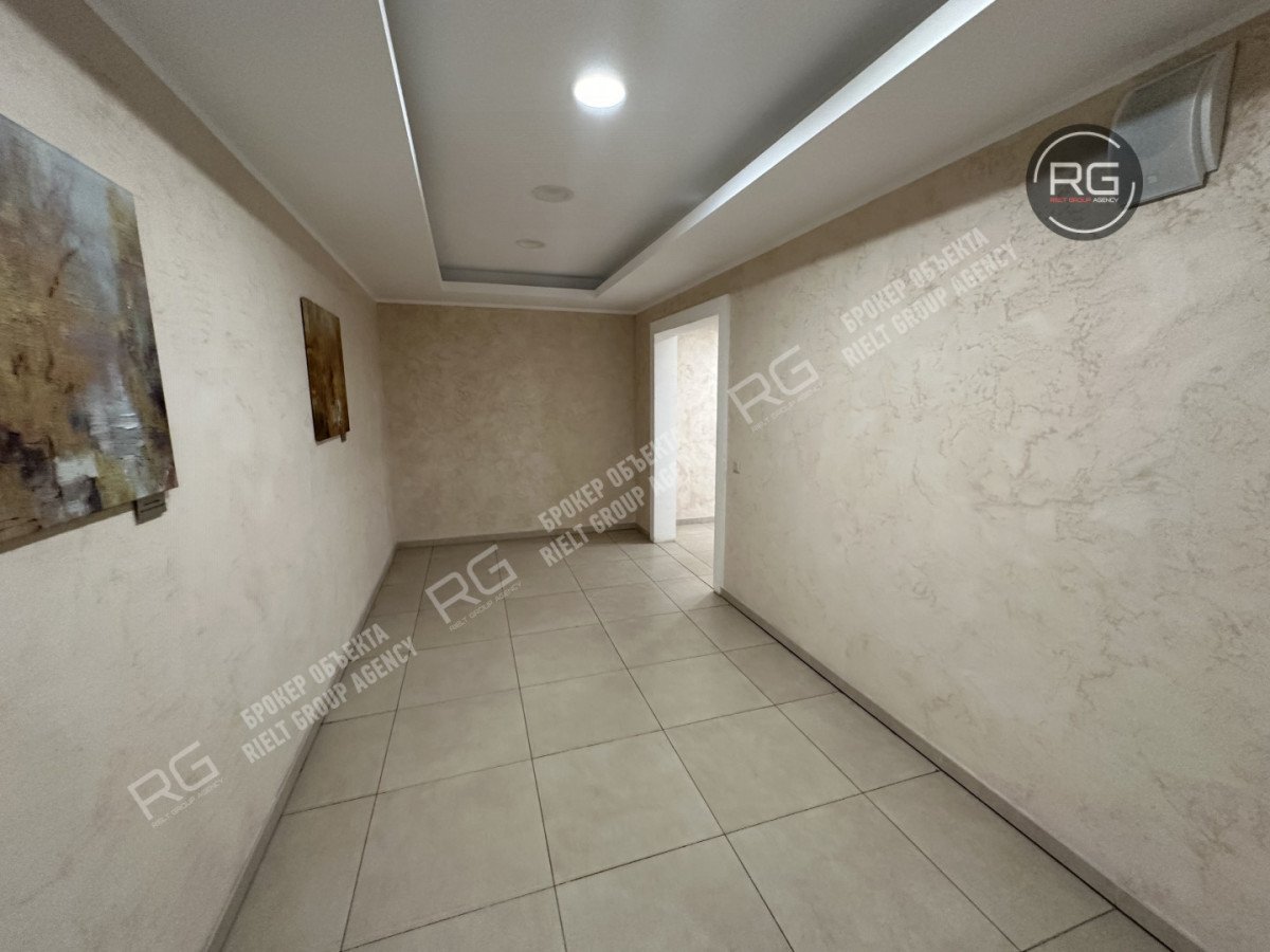 Миниатюра 3, Помещение в центре города, 459 м², Санкт-Петербург, Центральный район, 2-я Советская ул., д.4, литер Б