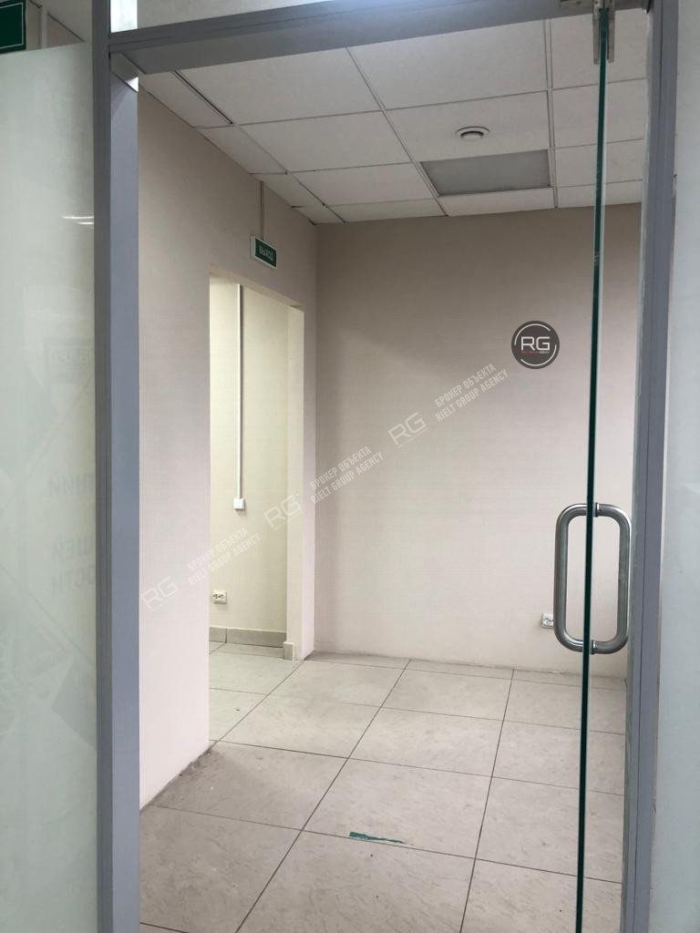 Миниатюра 4, Помещение в ТК у метро, 35,4 м², Санкт-Петербург, Красногвардейский район, Уткин пр-кт., д.13, к.15