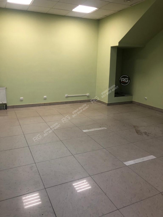 Помещение в ТК у входа в метро, 35 м², Санкт-Петербург, Красногвардейский район, Уткин пр-кт., д.13, к.15