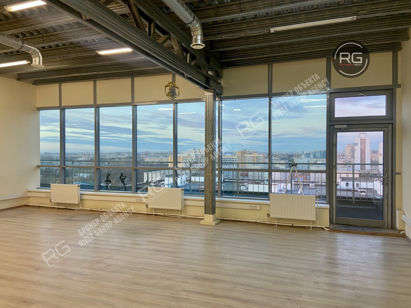 Продажа офиса с панорамным видом, 600 кв.м.