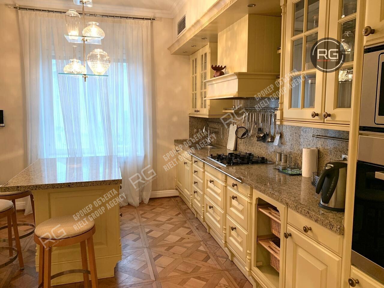 Просторная квартира на Московском
