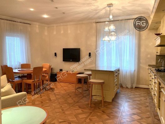 Просторная квартира на Московском, 197,5 м², Санкт-Петербург, Московский район, Московский пр-кт., д.192-194