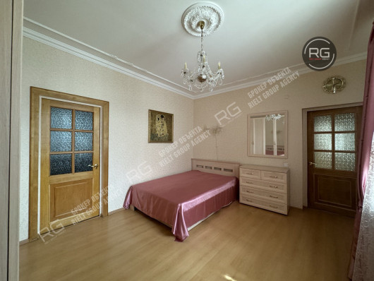 сдаем впервые квартиру на Невском, 101,2 м², Санкт-Петербург, Центральный район, Невский пр-кт., д.103, литер А