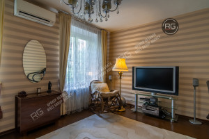 Миниатюра 21, Шикарная сталинка у метро!, 95 м², Санкт-Петербург, Московский район, Бассейная ул., д.43, литер А