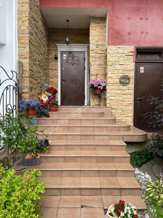 Таунхаус с ремонтом в закрытом КП, 262,7 м², Московская область, Одинцовский район, Ямищево д., Заречная ул., д.28