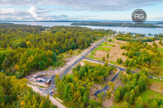 Участок на первой линии озера, 27,42 соток, Ленинградская область, Приозерский район, коттеджный посёлок Отрадная Бухта тер.