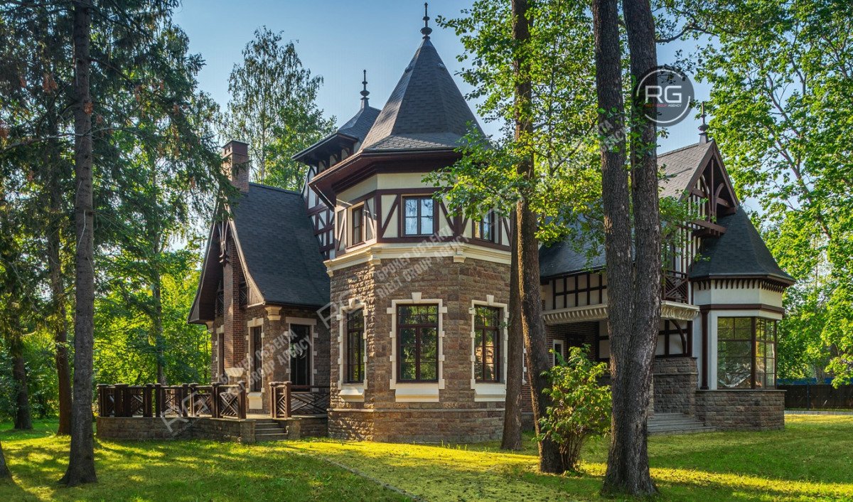 Фото 1, Вилла в окружении природы, 404 м², Санкт-Петербург, Курортный район, Зеленогорск г., Курортный, 2-я Пляжевая ул., д.1, литер Л